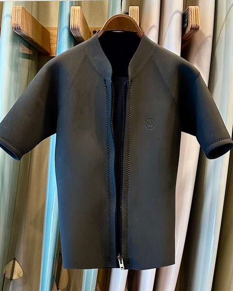 QUALITY WETSUITS 2mmメッシュラバーフロントジップ半袖タッパー