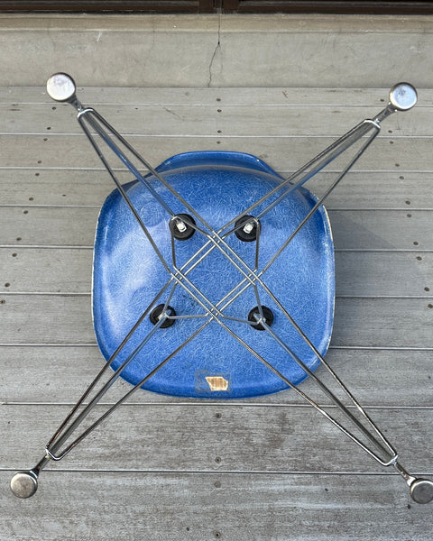 『希少』Vintage Herman Miller, "Eames Side Shell Chair" (blue) w / Eiffel Base