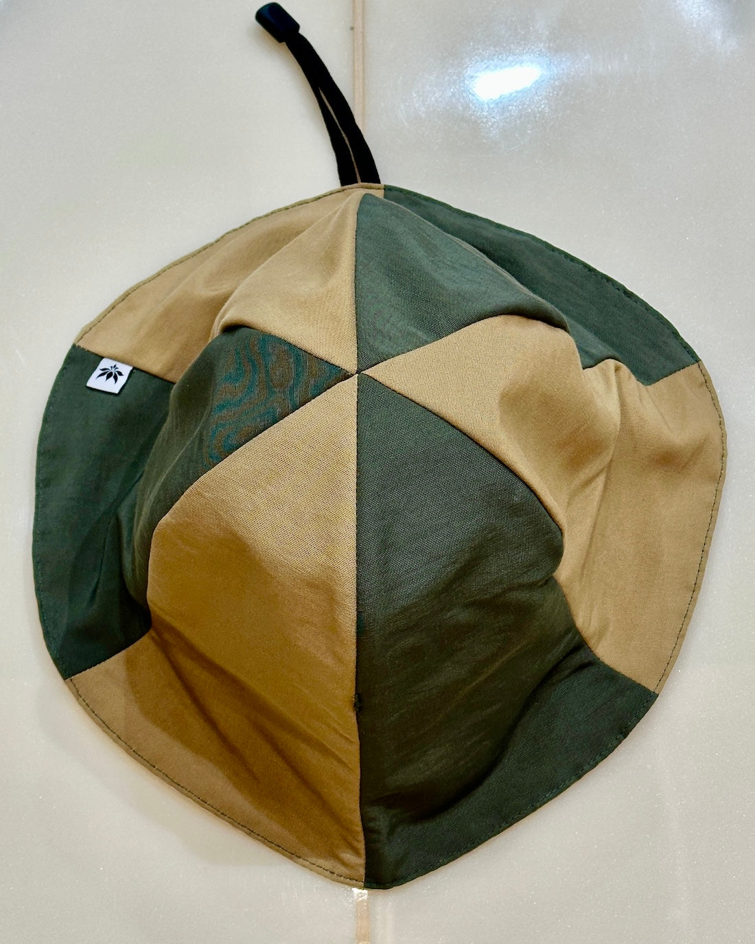 Axxe Classic Tulip Surf Hat – STUNNING FOIL