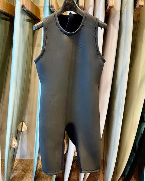 QUALITY WETSUITS 2mmメッシュラバー・ショートジョン