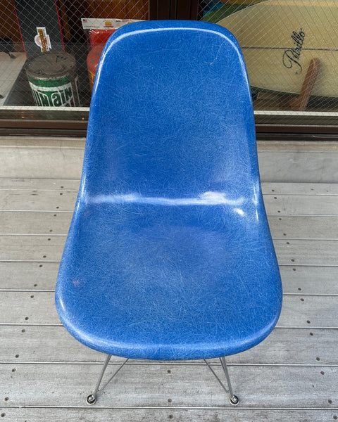 『希少』Vintage Herman Miller, "Eames Side Shell Chair" (blue) w / Eiffel Base